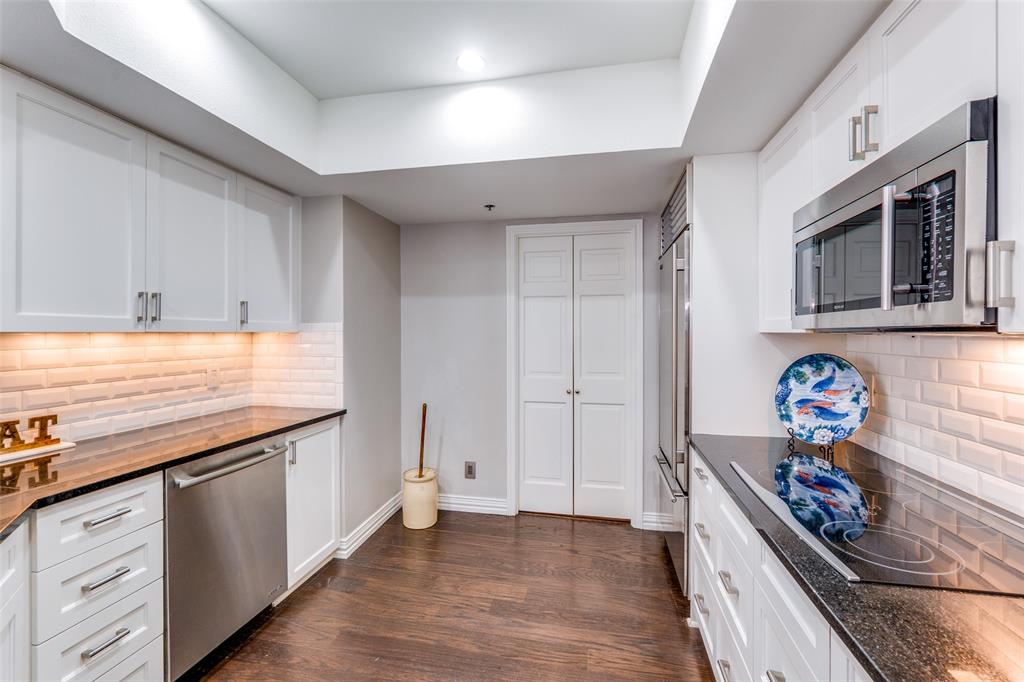 5909 Luther Lane 900