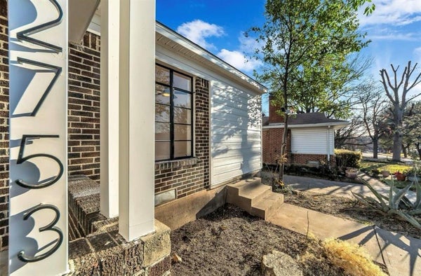 2753 EL TIVOLI DR, DALLAS, TX 75211 - Image 606d252cf51a3c8caeeb4bfe8c1d24ec/3964275118