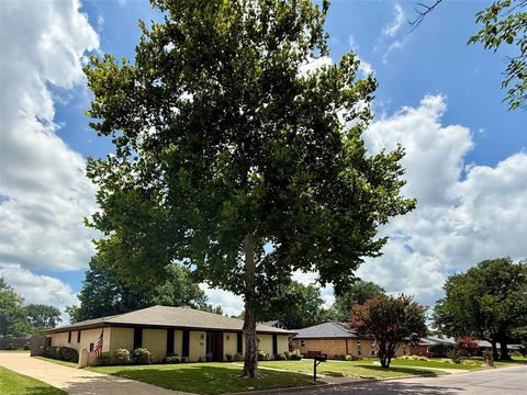 Photo of 3005 Anthony Drive, Sherman, TX 75092 (MLS # 21321683)