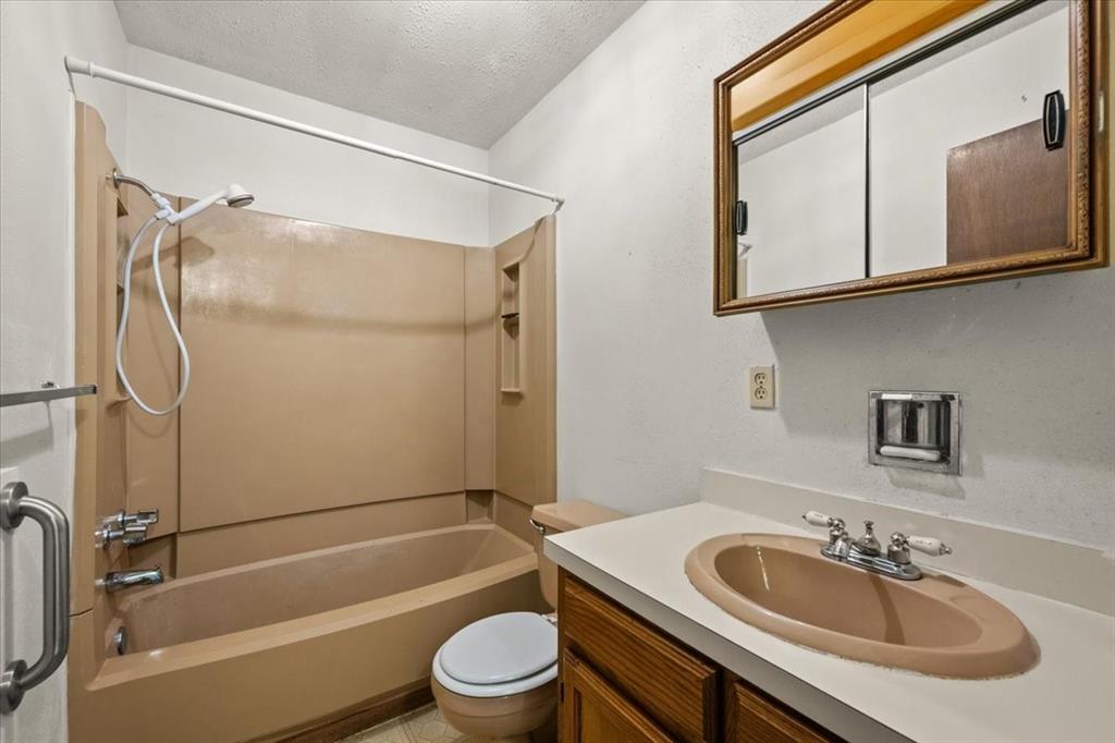 AO128 CARPENTER, J.W. - Residential