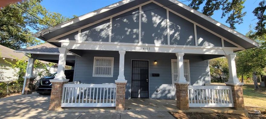 CHARMING HOME WITH 3 BEDROOMS AND 2 FULL BATHROOMS. YOU WILL BE GREETED WITH WHITE QUARTZ COUNTERTOPS, OVER FRESHLY PAINTED MODERN GRAY CABINETS, STAINLESS STEEL APPLIANCES. FRESH PAINT, NEW LIGHTING AND CEILING FANS. NEW INSTALLED AND PAINTED FENCE. WHITE QUARTZ COUNTERTOPS IN BATHROOMS. HOUSE IS ENERGY EFFICENT WITH SPRAYED FOAM IN ATTIC. AC IN GREAT WORKING CONDITION. QUIET NEIGHBORHOOD. WON'T LAST.