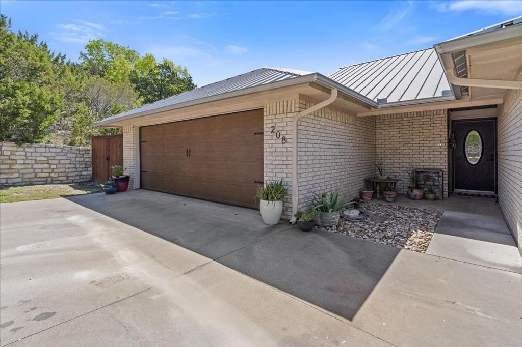 Cresson, Texas 76035, United States, 3 Bedrooms Bedrooms, ,2 BathroomsBathrooms,Residential,Pending,107977