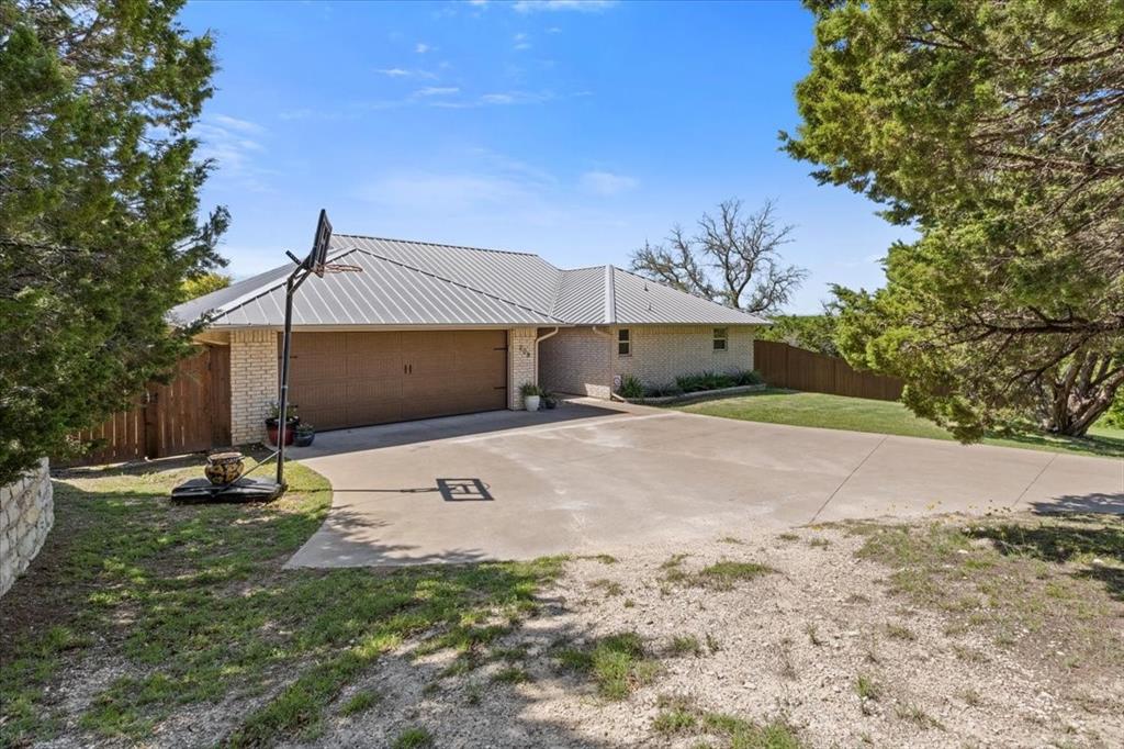 208 E Bluebonnet Drive