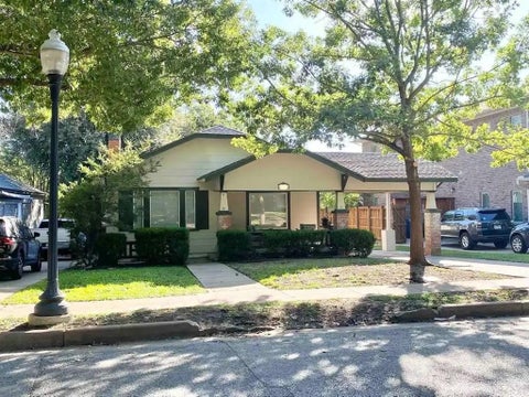 Photo of 2545 Rogers Avenue, Fort Worth, TX 76109 (MLS # 21391976)