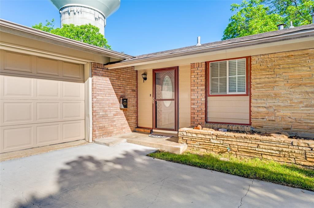 403 E Alexander Lane