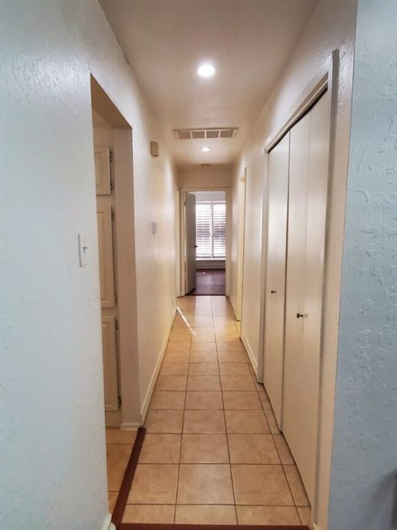 Cobblestone Condo - Residential