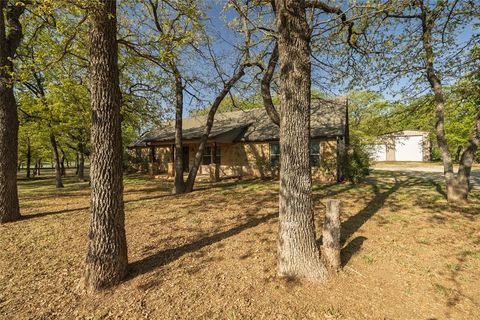 576 County Road 3555 Paradise TX 76073