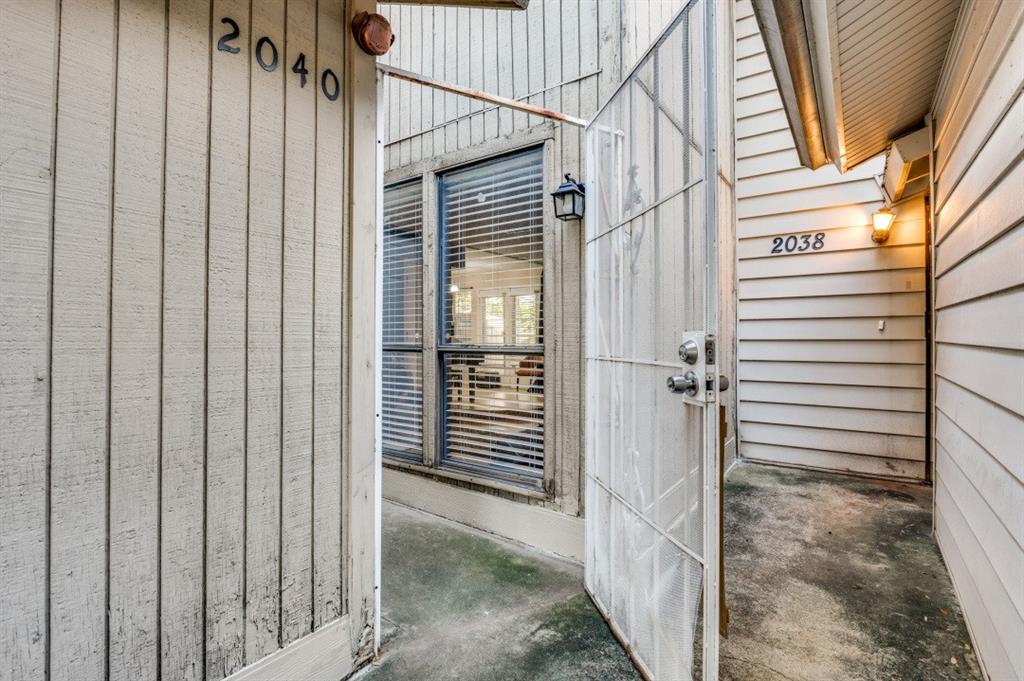 2040 Fleur De Lis Court