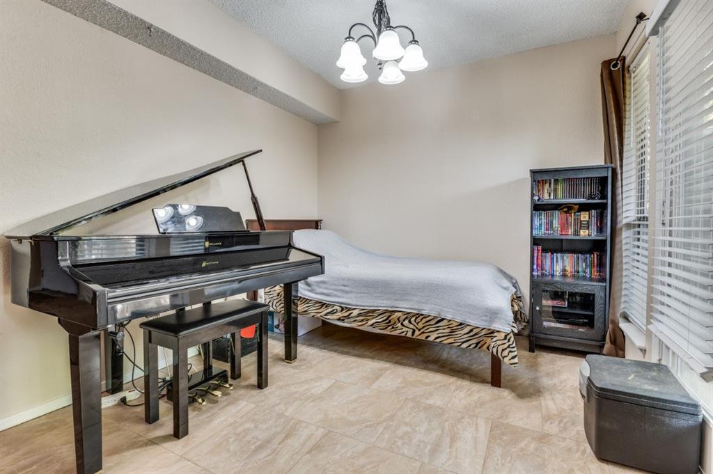 Saint Claire Woods Twnhs - Residential