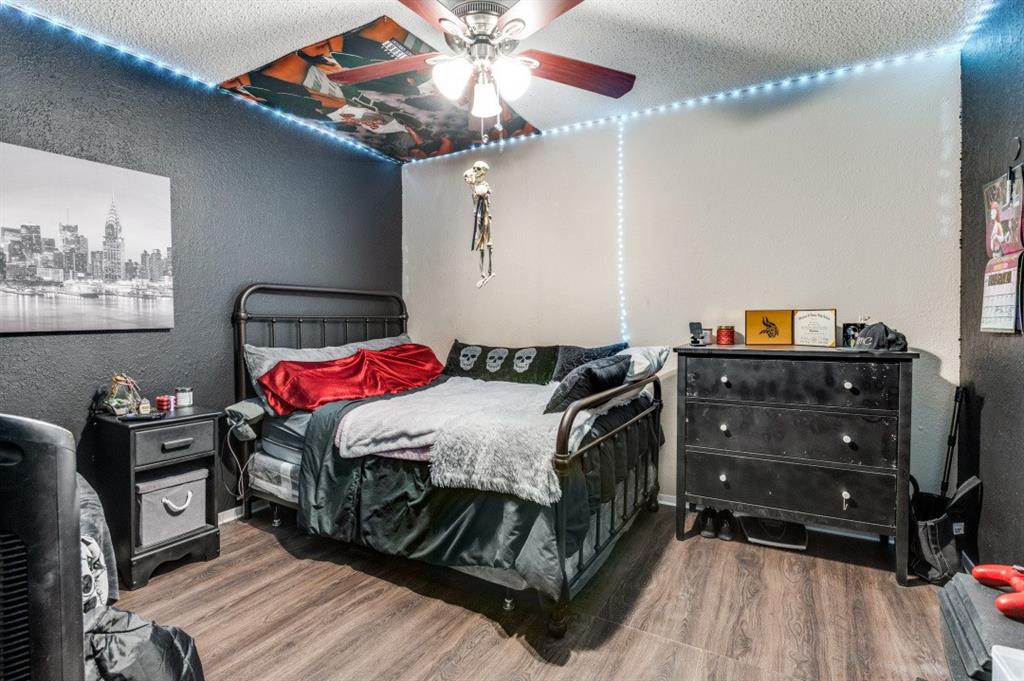 Saint Claire Woods Twnhs - Residential