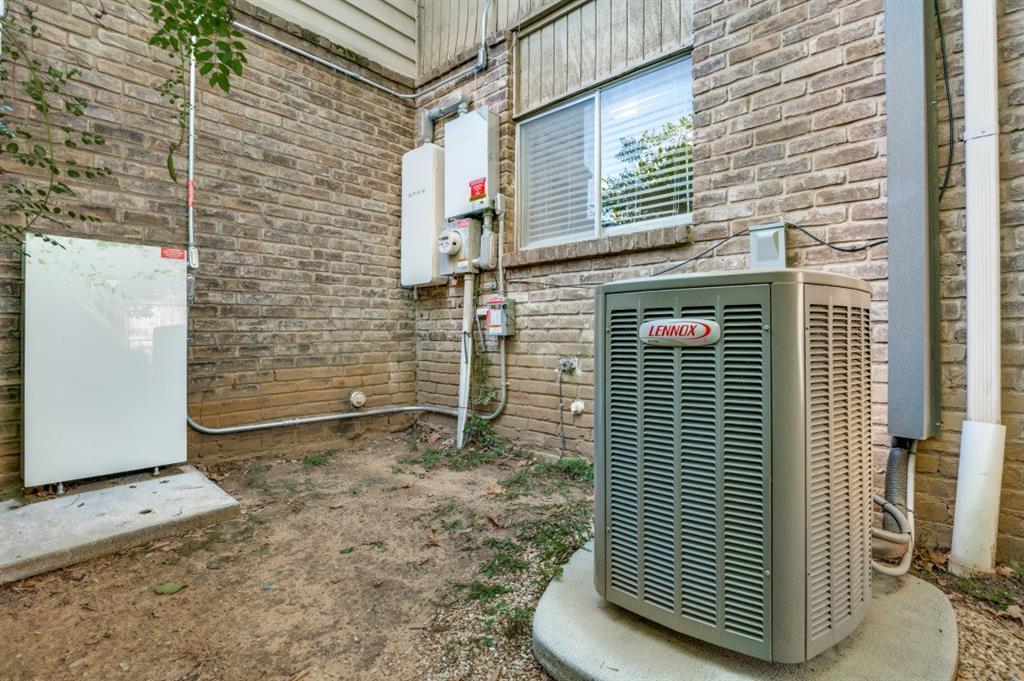 Saint Claire Woods Twnhs - Residential