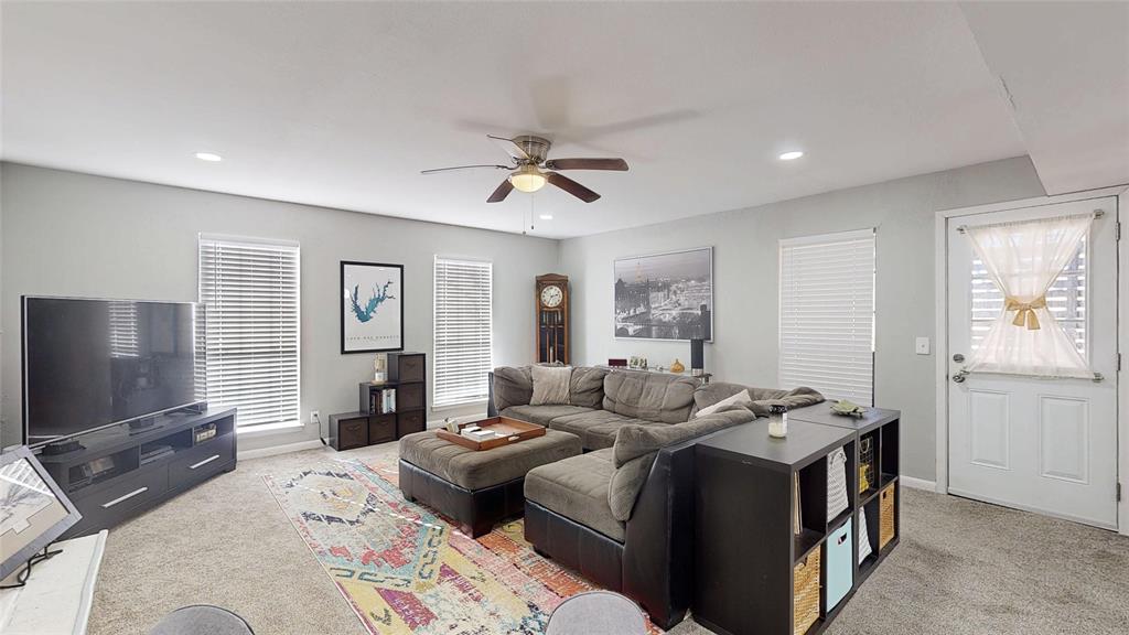 702 Middle Glen Drive