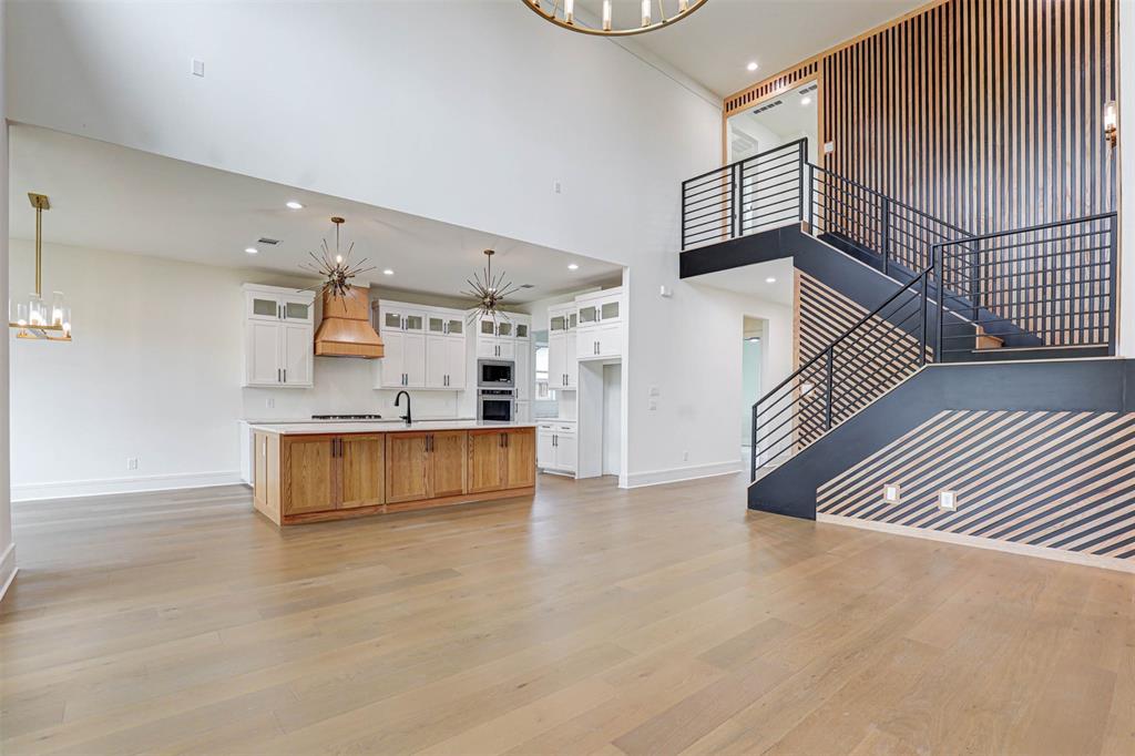208 Utopia Court