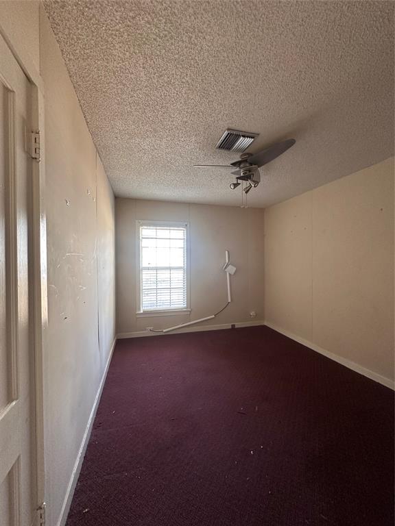303 N Cryer
