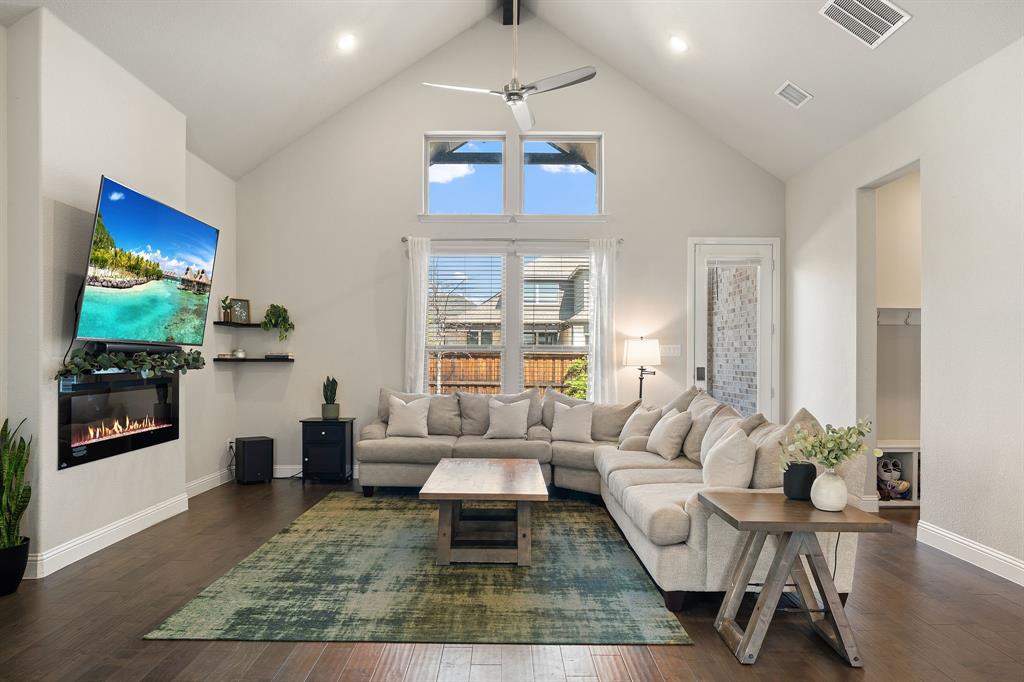 2270 English Ivy Road