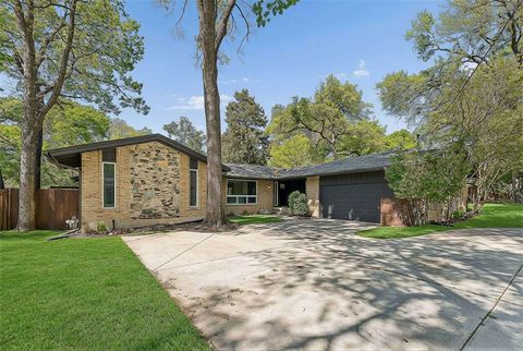 1425 Oates Drive Dallas TX 75228