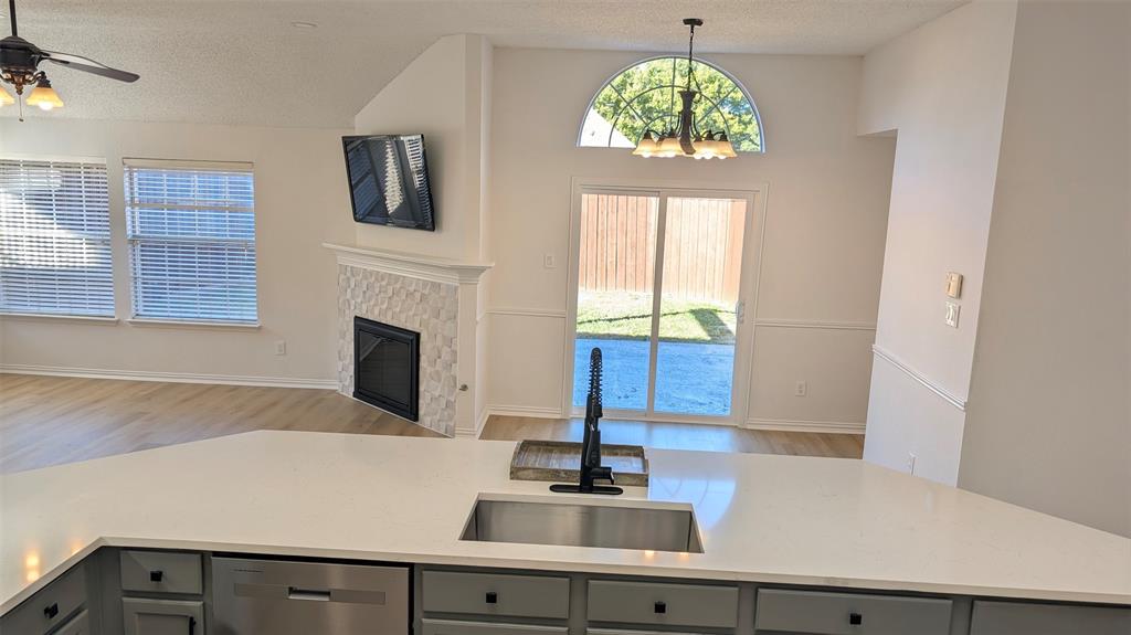 10900 Robincreek Lane