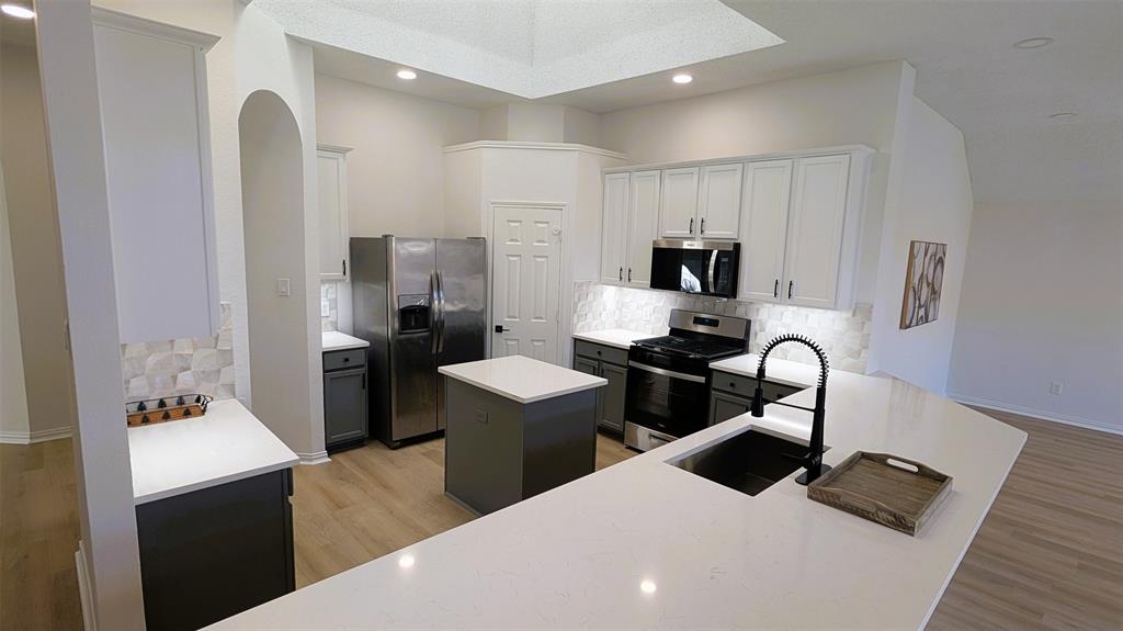 10900 Robincreek Lane