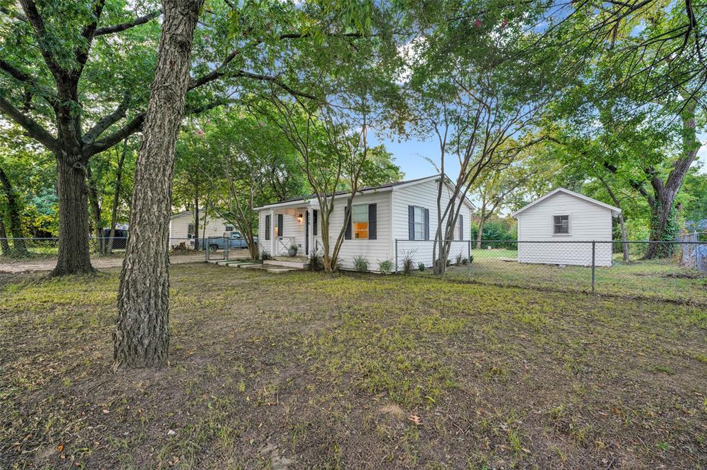 826 W Laramie Lane