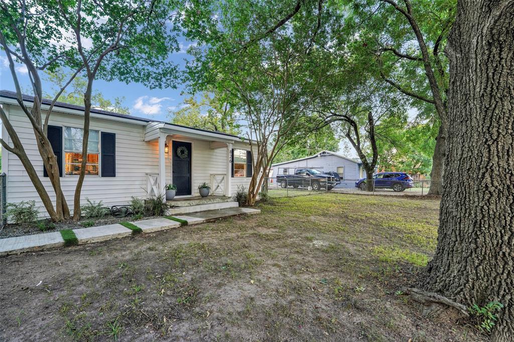 826 W Laramie Lane