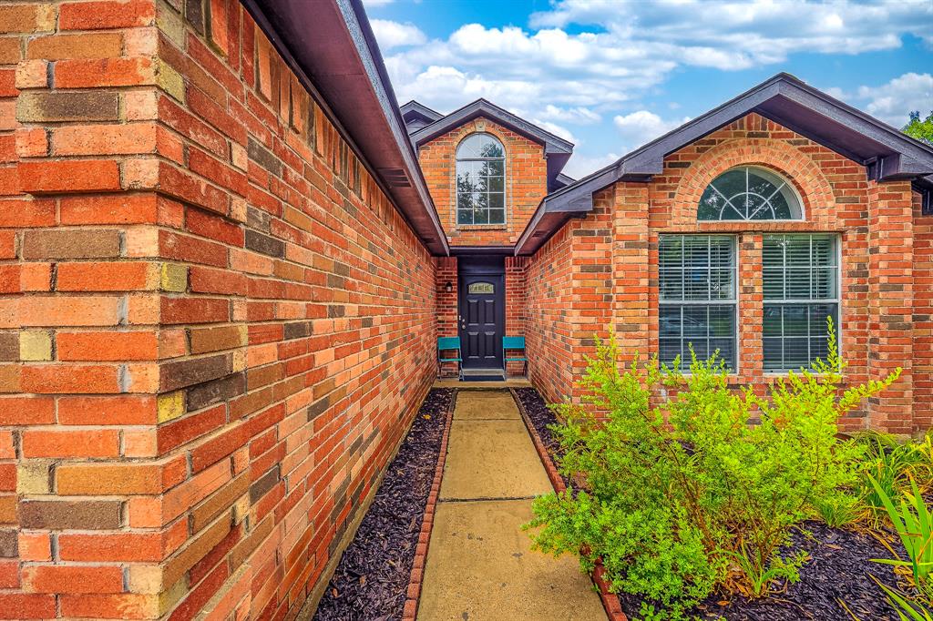 3305 Plantation Lane