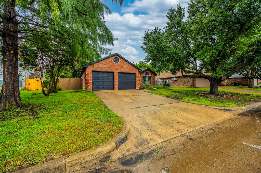 3305 Plantation Lane