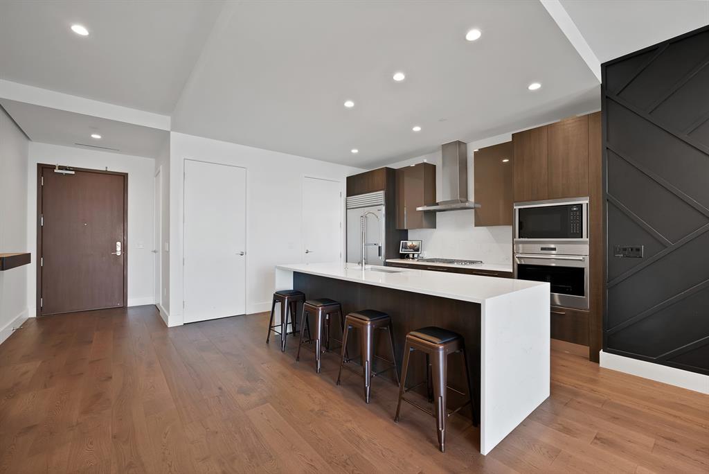 7901 Windrose Avenue 1402