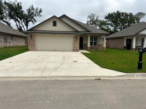 Photo of 410 Conway Street, Lacy Lakeview, TX 76705 (MLS # 21247536)