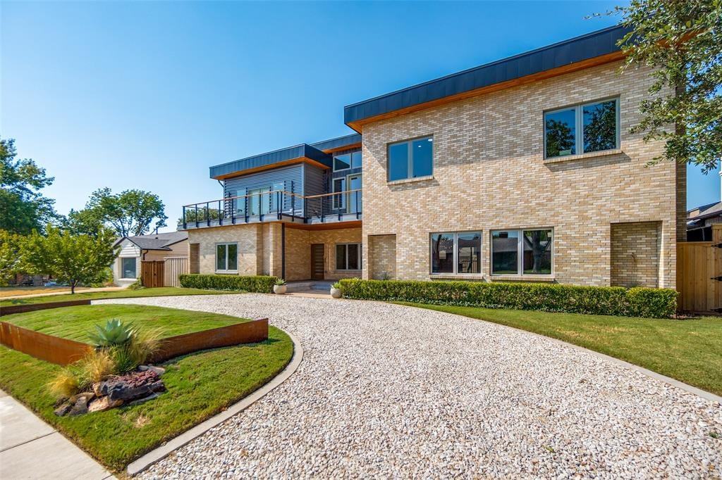 515 Aqua Drive