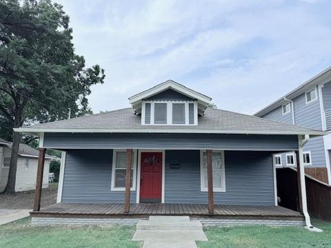 625 Melba Street Dallas TX 75208