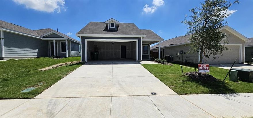 This immaculate single-family home in McKinney ISD offers comfortable living with exceptional amenities. The efficient floor plan features generously sized rooms throughout. The chef's kitchen is a standout, boasting a gas cooktop and seamless open-concept design with the family room and dining areas, ideal for both daily living and entertaining.
Step outside to a fully sodded yard, complete with a sprinkler system and a privacy fence for your enjoyment. The home is conveniently located close to schools, shopping centers, and offers easy access to HWY 75.
Enjoy access to a range of community amenities provided by the HOA, including parks, a playground, clubhouse, scenic trails, and an onsite swimming pool—perfect for those hot Texas summer days. Don't miss this opportunity for quality living in a prime location!