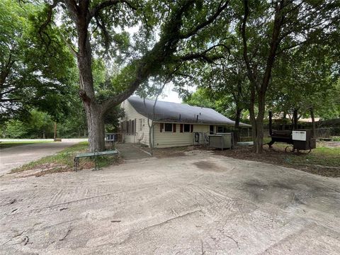 A home in Waxahachie