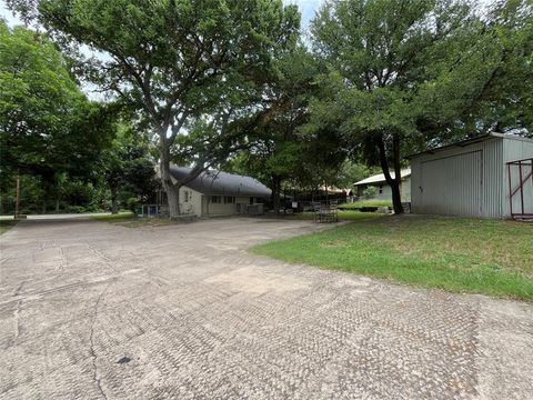 A home in Waxahachie