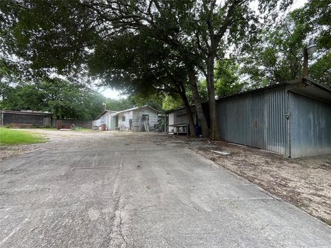 A home in Waxahachie