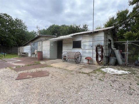 A home in Waxahachie