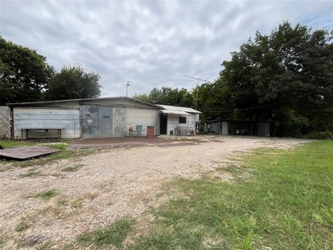 A home in Waxahachie