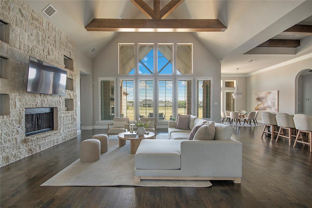 755 Kenwood Trail