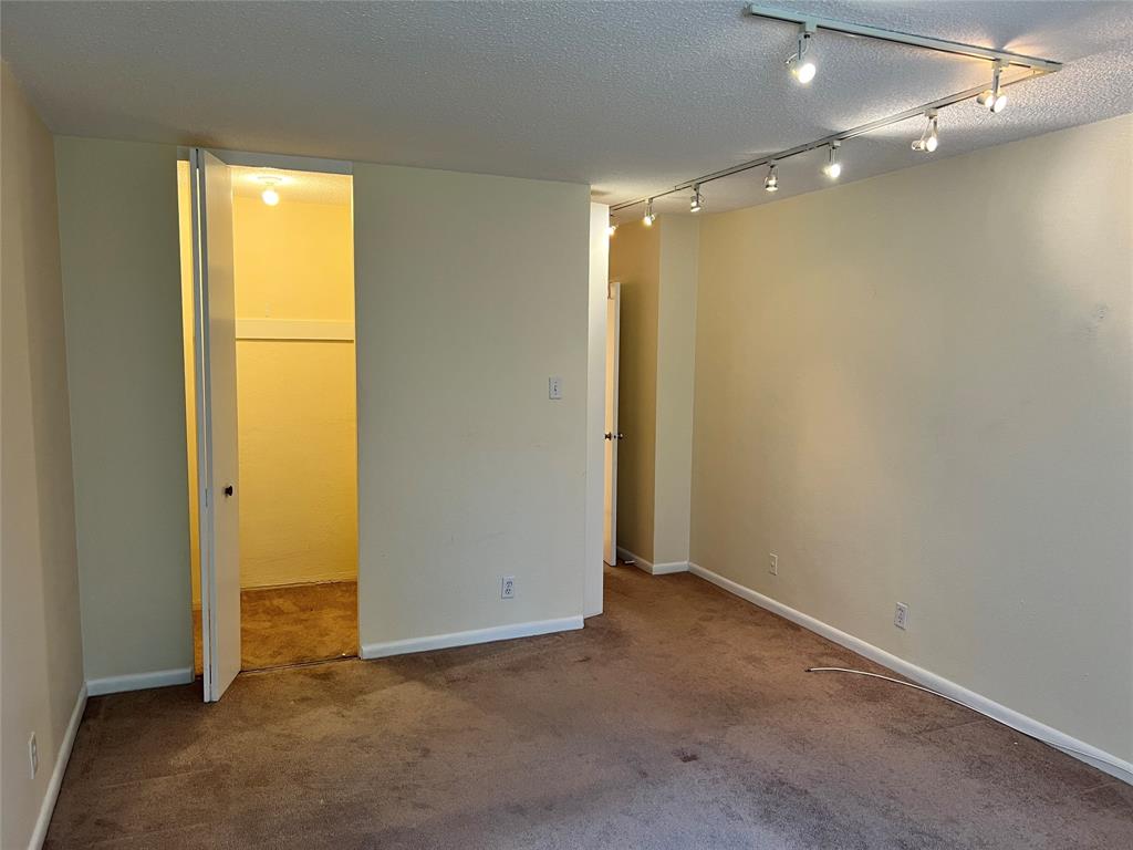 Twenty-One Turtle Creek Condo - Residential Lease