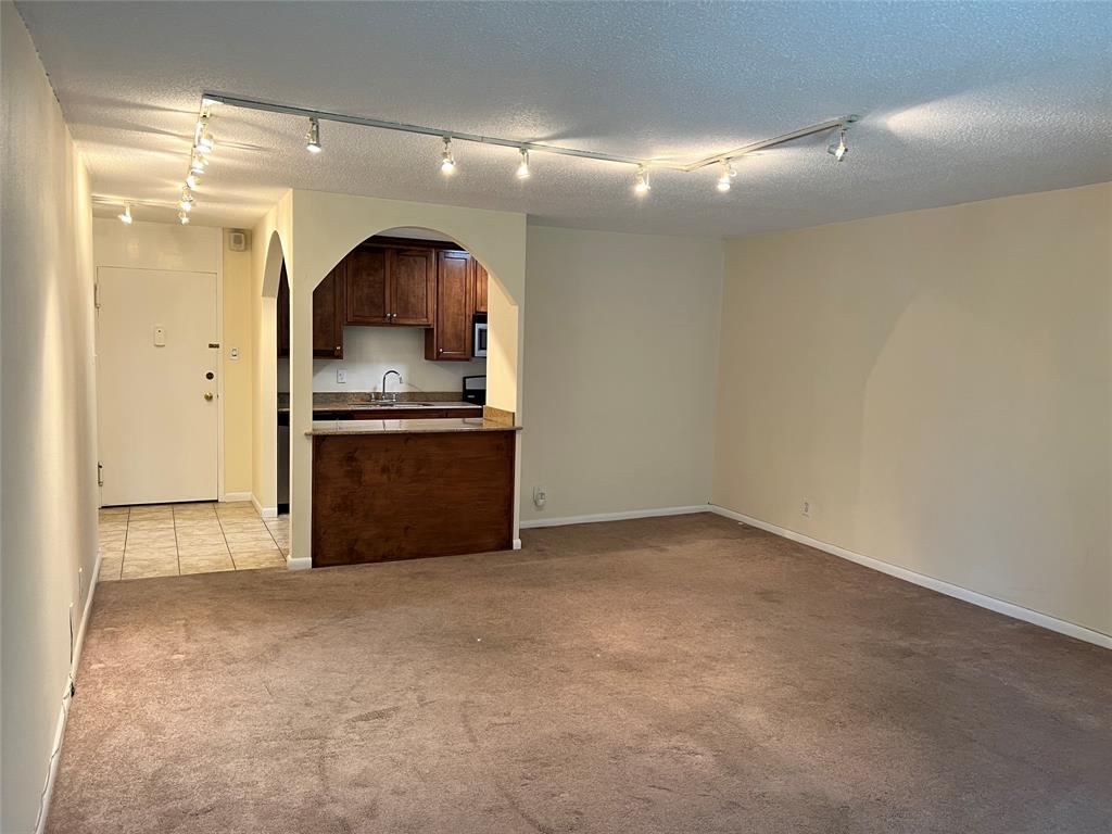 Twenty-One Turtle Creek Condo - Residential Lease