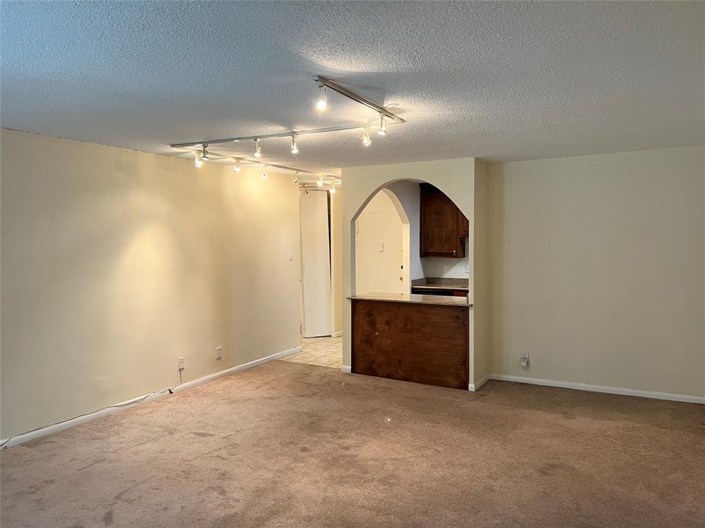 Twenty-One Turtle Creek Condo - Residential Lease