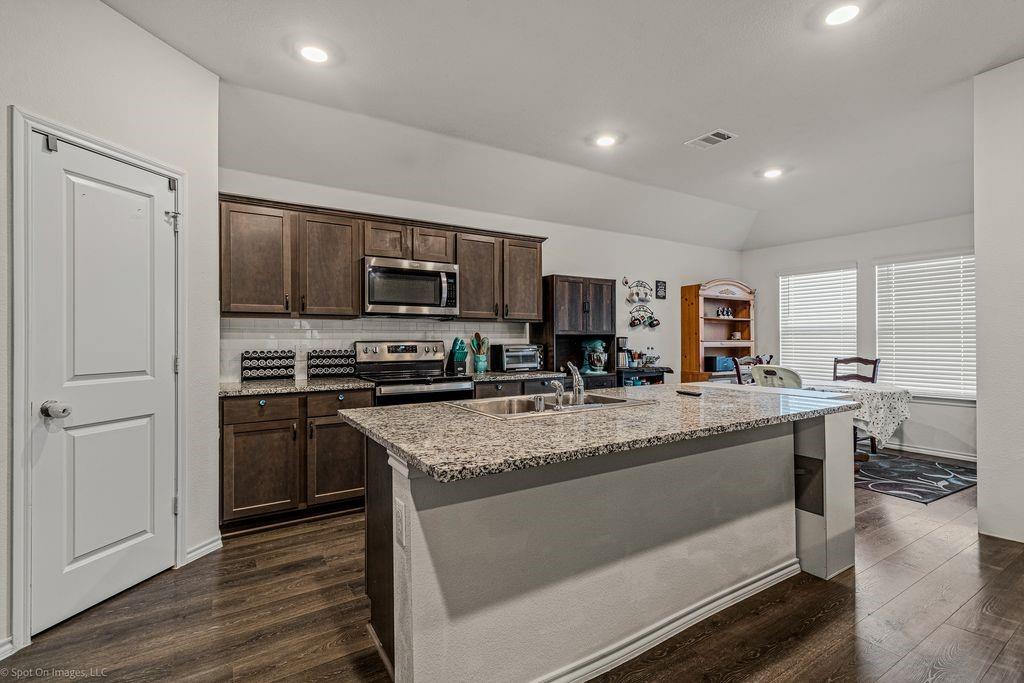 2330 Broken Bow Trail