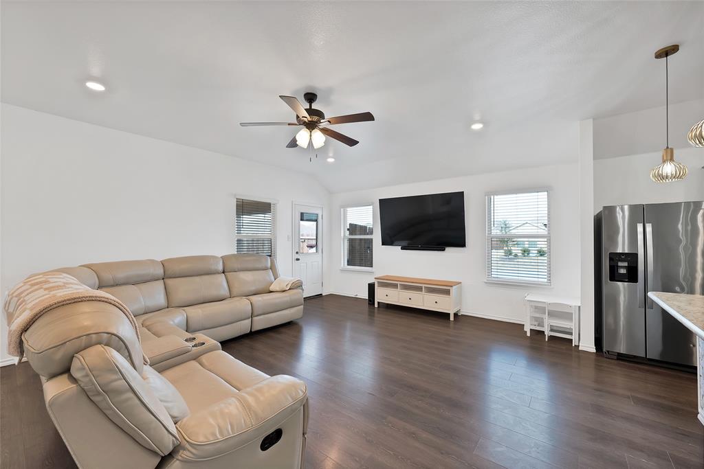 Verandah Ph 3b1 - Residential