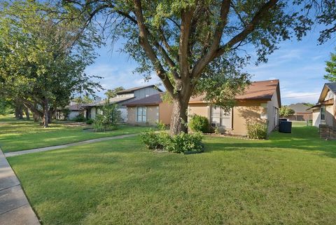 2913 Green Oaks Drive Garland TX 75040