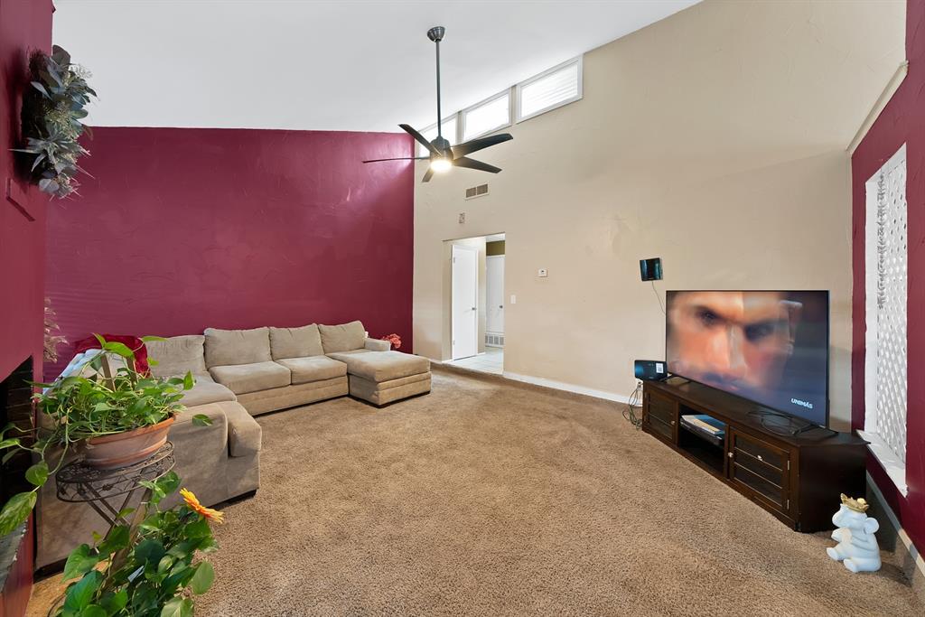 2913 Green Oaks Drive