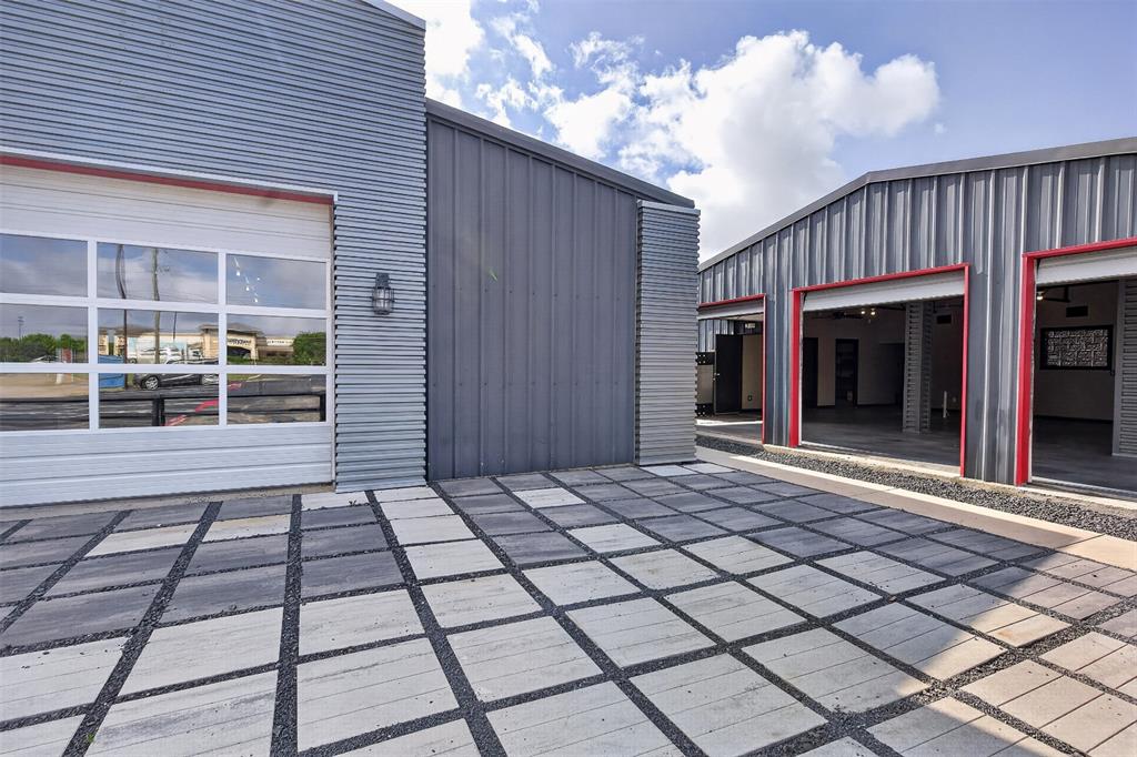 2795 Wilshire Boulevard