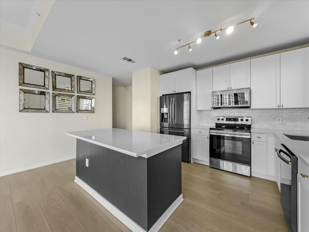 Renaissance On Turtle Creek Condo - Residential Lease