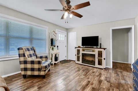 Tiny photo for 103 Tipton Street, Whitesboro, TX 76273 (MLS # 21197471)