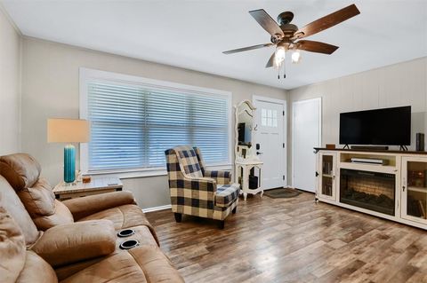 Tiny photo for 103 Tipton Street, Whitesboro, TX 76273 (MLS # 21197471)