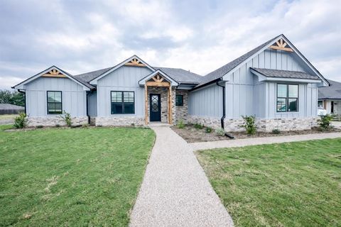 224 Fox Run Lane Robinson TX 76706