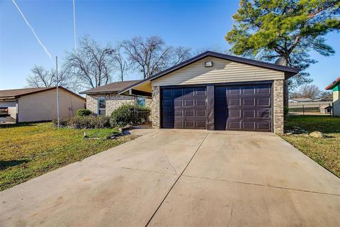 A home in Everman